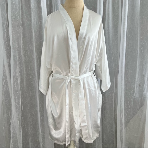 Bride Robe - Picture 3 of 7